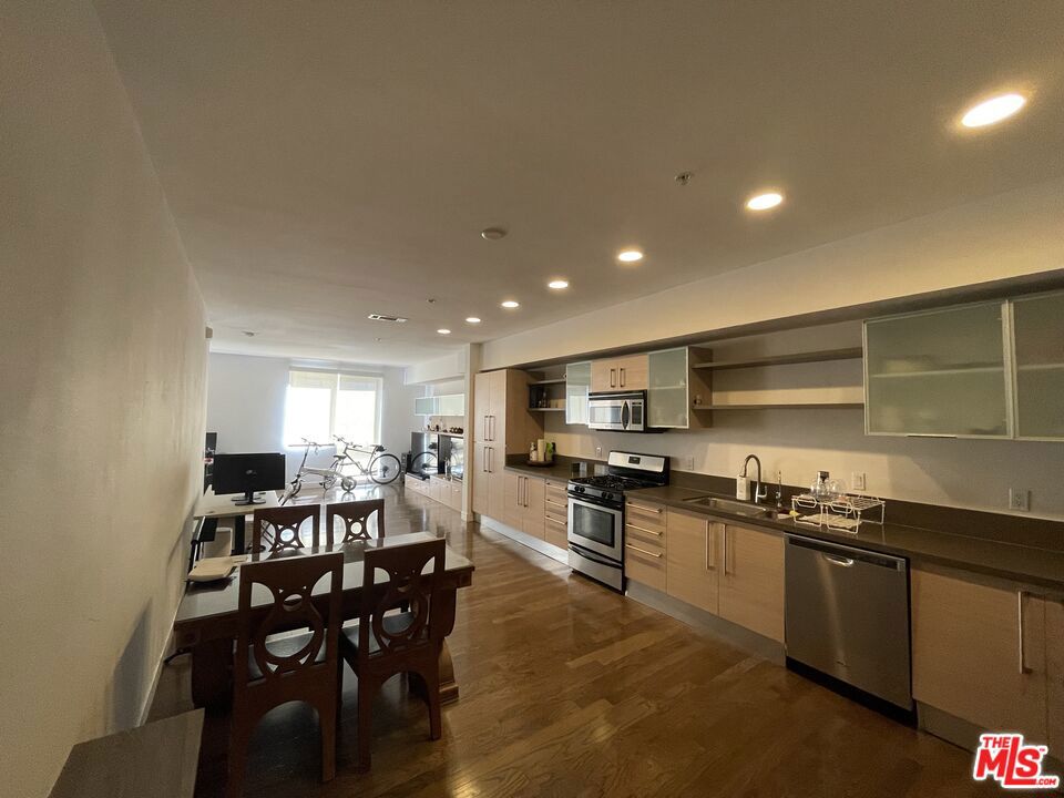 1234 Wilshire Boulevard 235 Property Photo 9