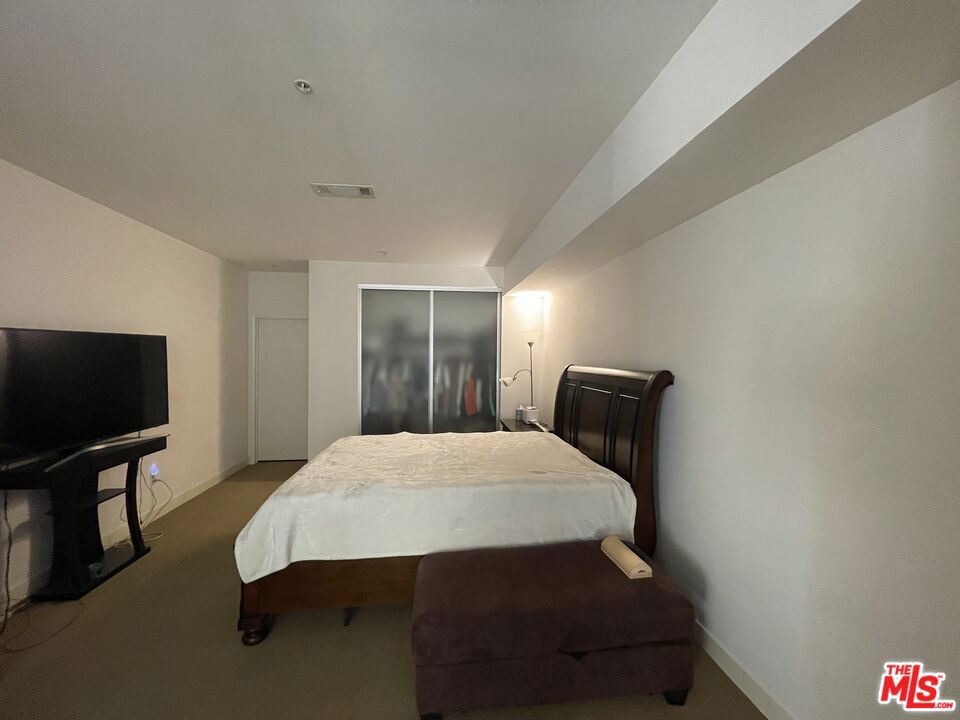 1234 Wilshire Boulevard 235 Property Photo 10
