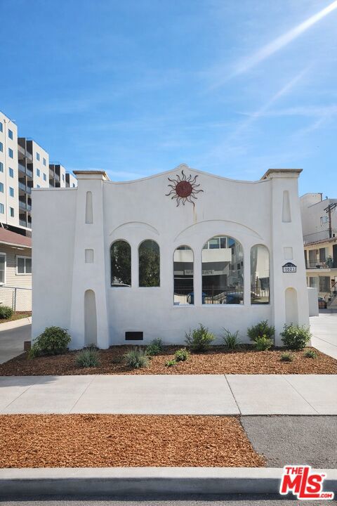 1028 S Serrano Avenue Property Photo 1