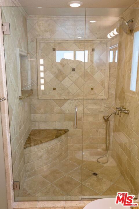 17097 Palisades Circle Property Photo 8
