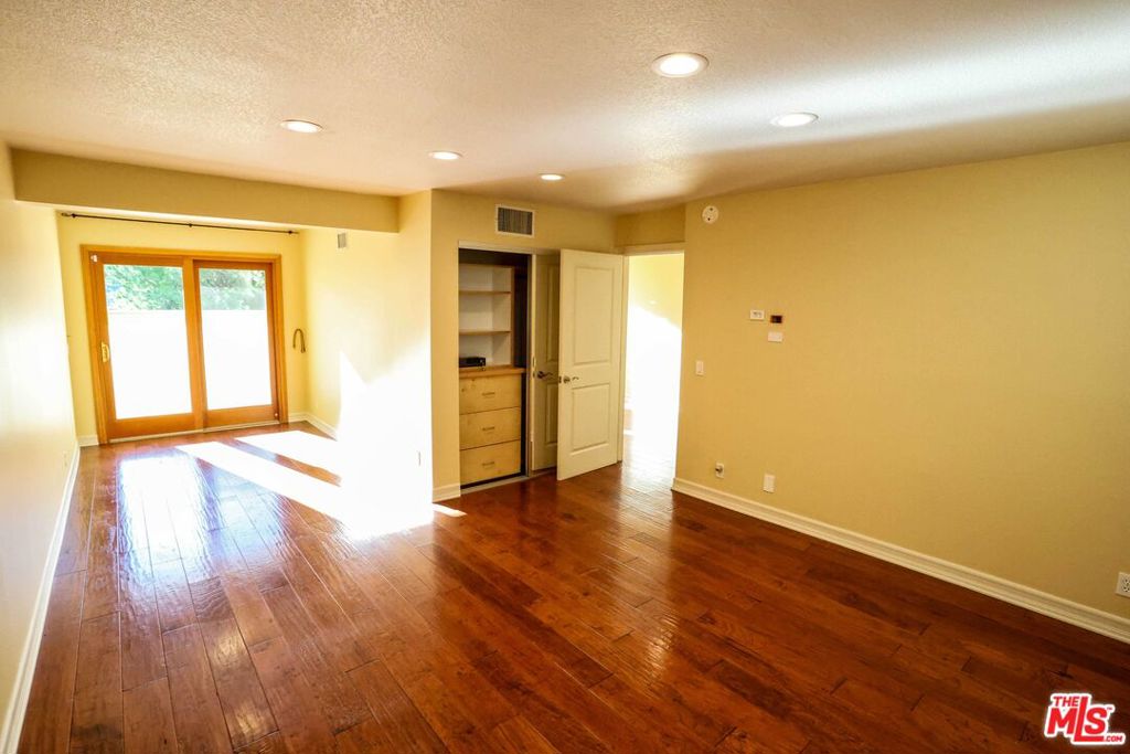 17097 Palisades Circle Property Photo 13