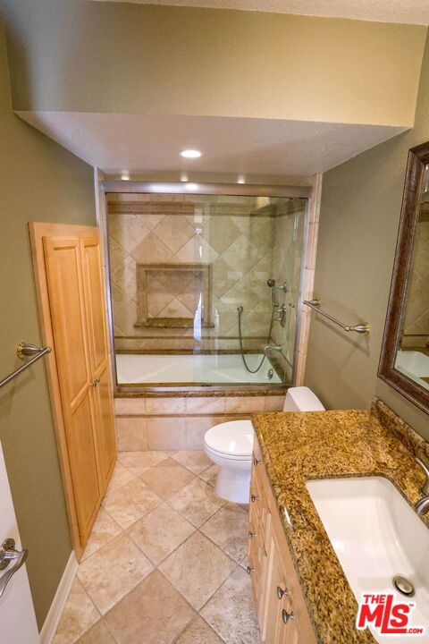 17097 Palisades Circle Property Photo 18