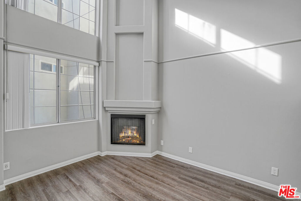 6925 Kittyhawk Avenue Property Photo 7