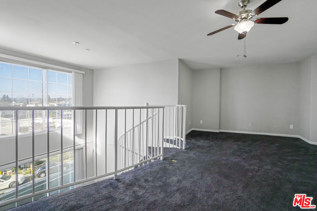 6925 Kittyhawk Avenue Property Photo 8