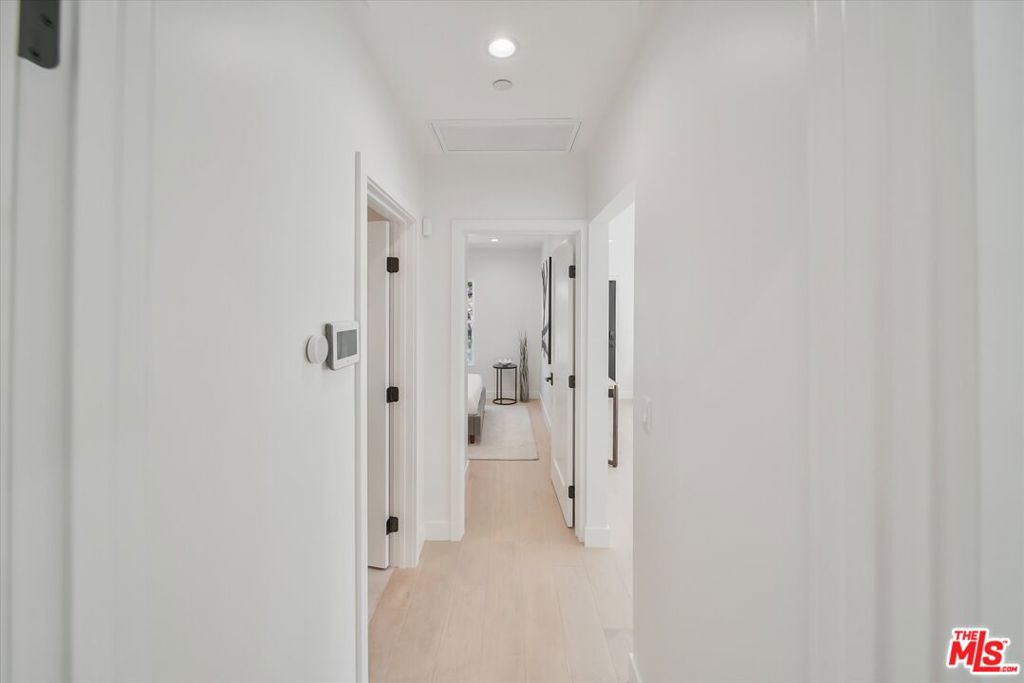 2021 Idaho Avenue Property Photo 21