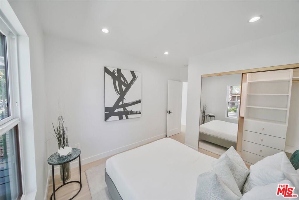 2021 Idaho Avenue Property Photo 23