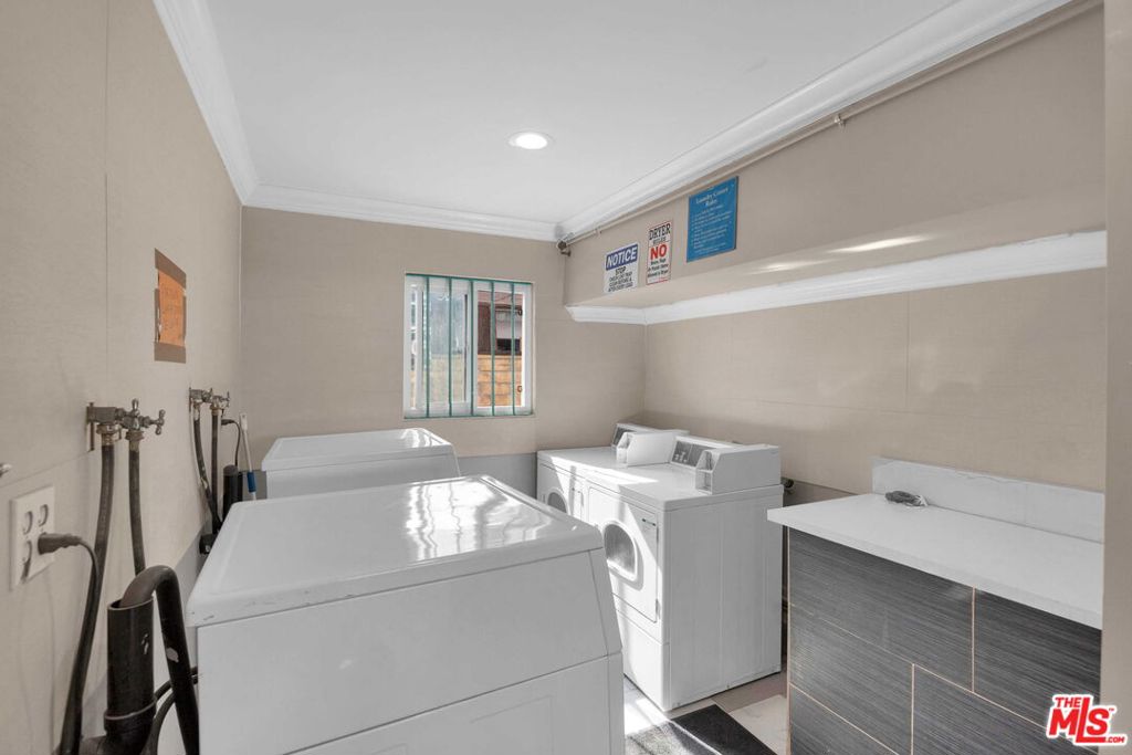 6522 Bear Avenue Property Photo 8