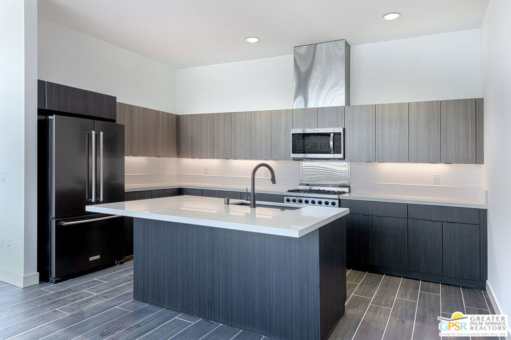 111 N Palm Canyon Drive 201 Property Photo 4