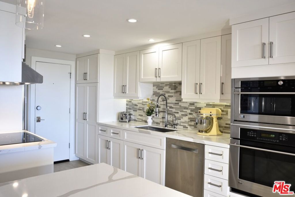 23908 De Ville Way B Property Photo 24