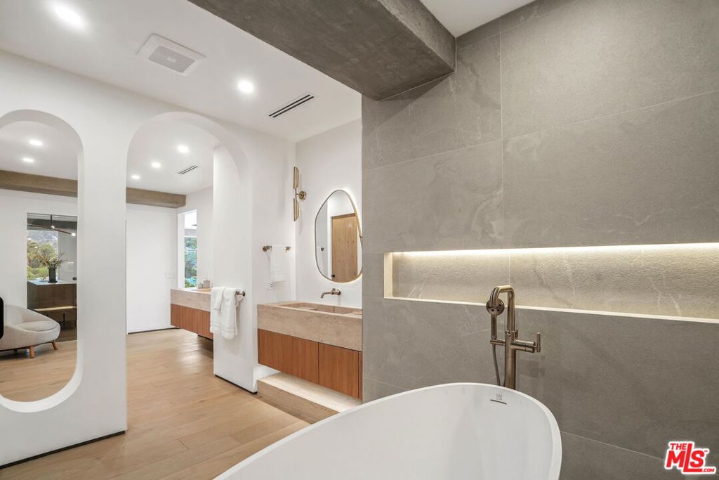 7135 Hollywood Boulevard Phe Property Photo 25