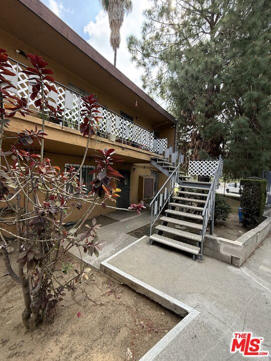 281 S Avenue 52 Property Photo 5