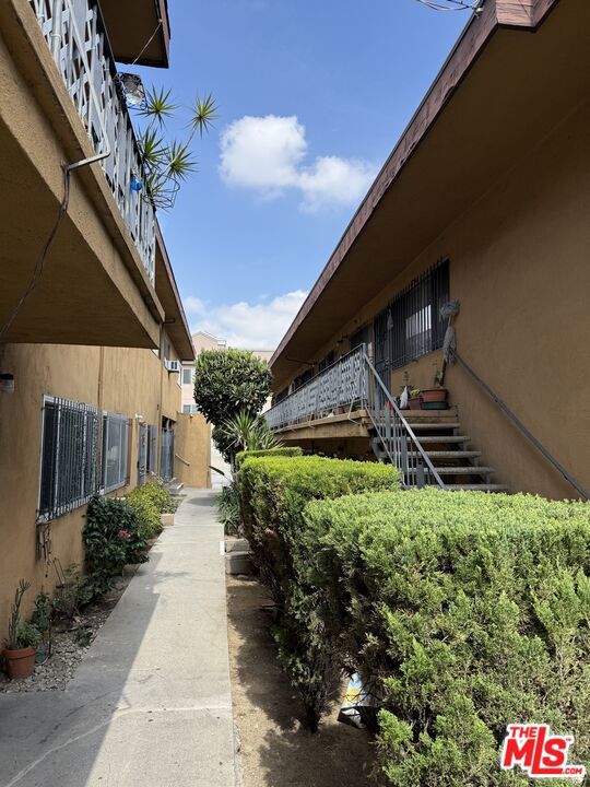 281 S Avenue 52 Property Photo 9