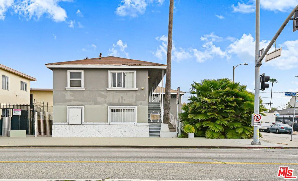 10974 S Figueroa Street Property Photo 3