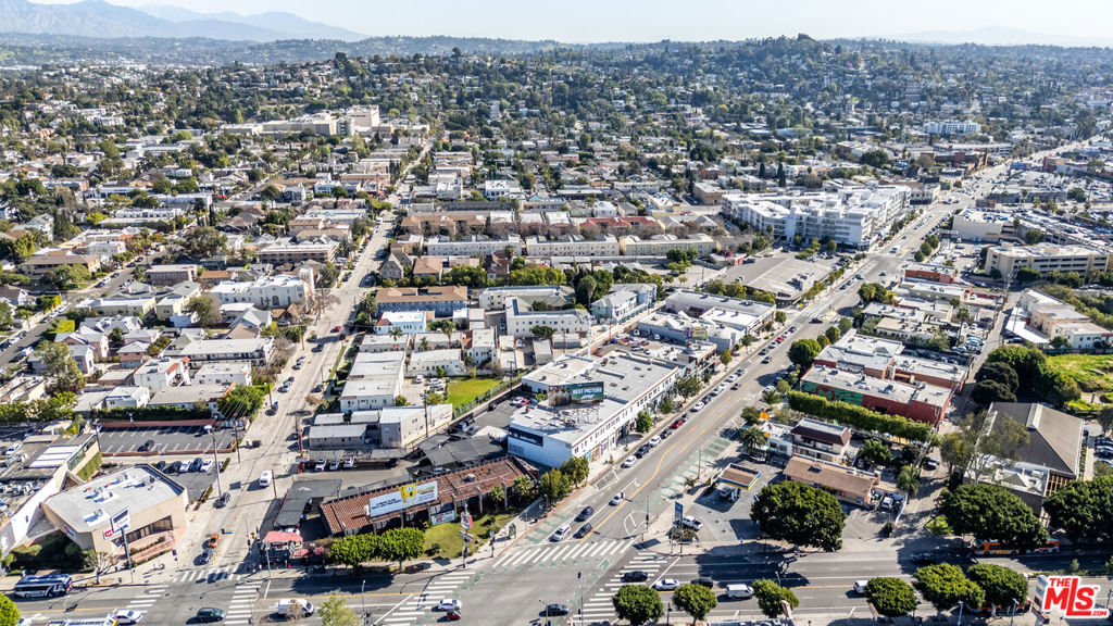 4673 Hollywood Boulevard Property Photo 9