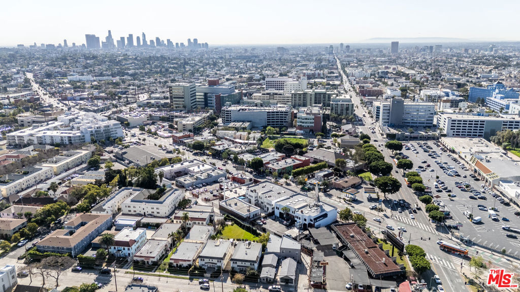 4673 Hollywood Boulevard Property Photo 10