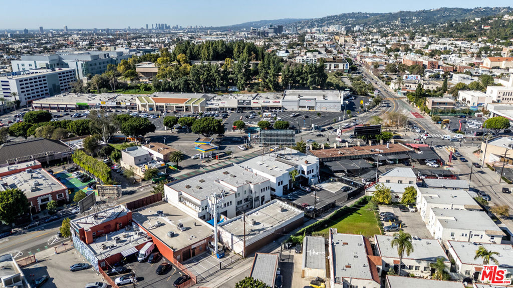 4673 Hollywood Boulevard Property Photo 19