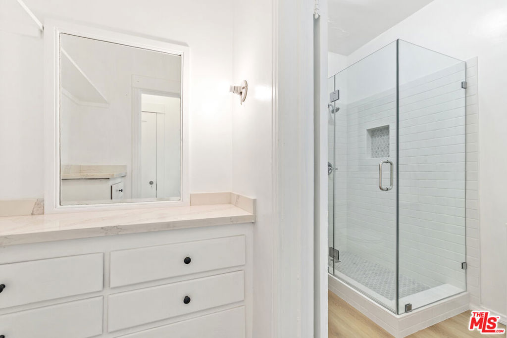 4673 Hollywood Boulevard Property Photo 24