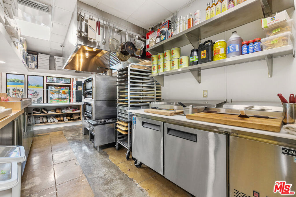 4673 Hollywood Boulevard Property Photo 32