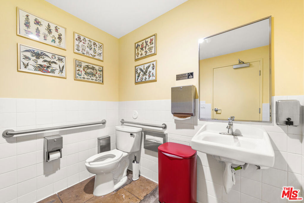 4673 Hollywood Boulevard Property Photo 34