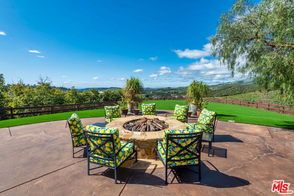 8018 Balcom Canyon Road Property Photo 8