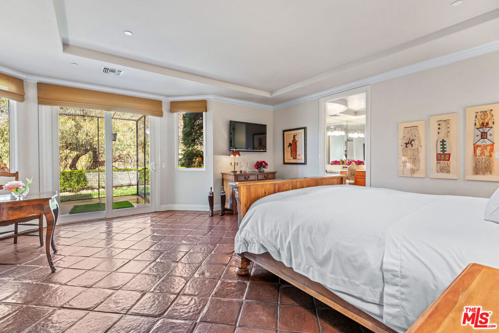 8018 Balcom Canyon Road Property Photo 17