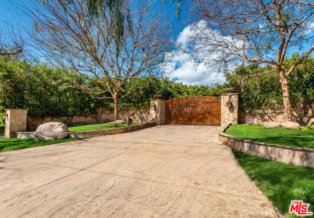 8018 Balcom Canyon Road Property Photo 33