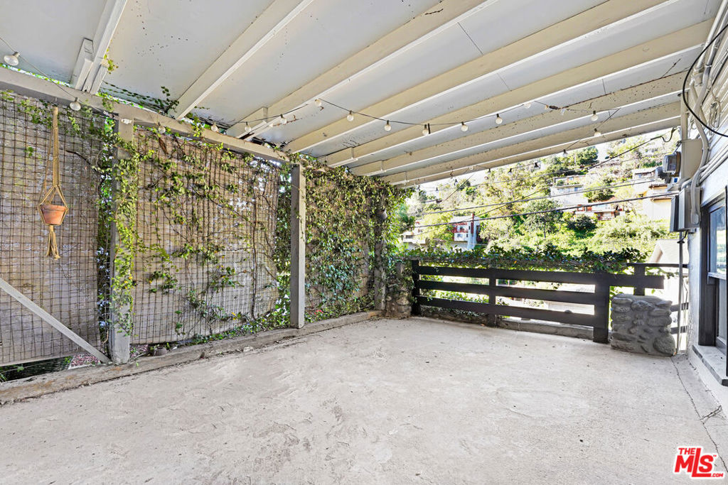 316 Crane Boulevard Property Photo 13