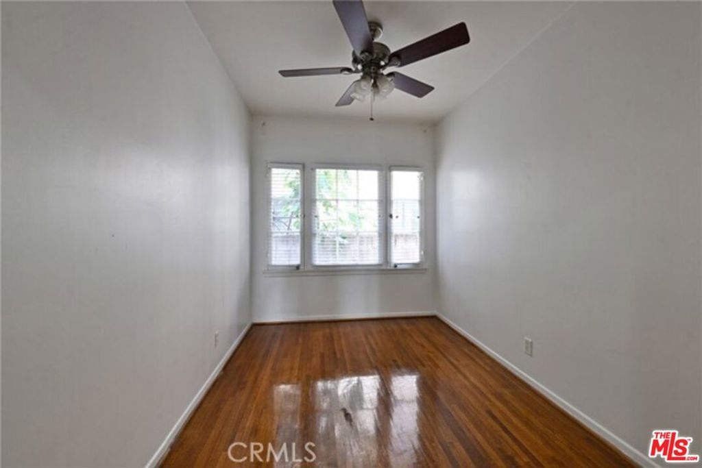 149 S Crescent Drive C Property Photo 3