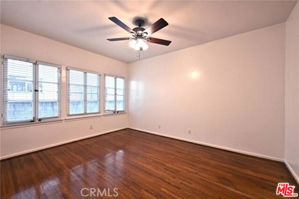 149 S Crescent Drive C Property Photo 9