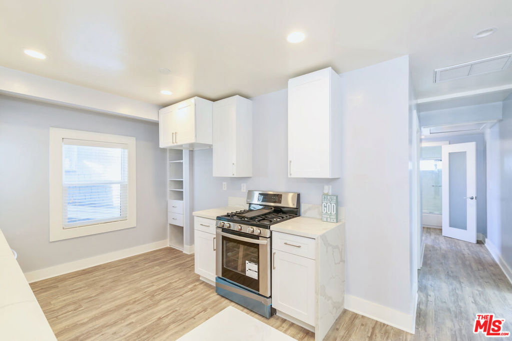 1836 The Strand Property Photo 25