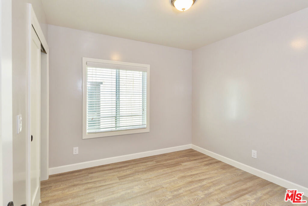 1836 The Strand Property Photo 49