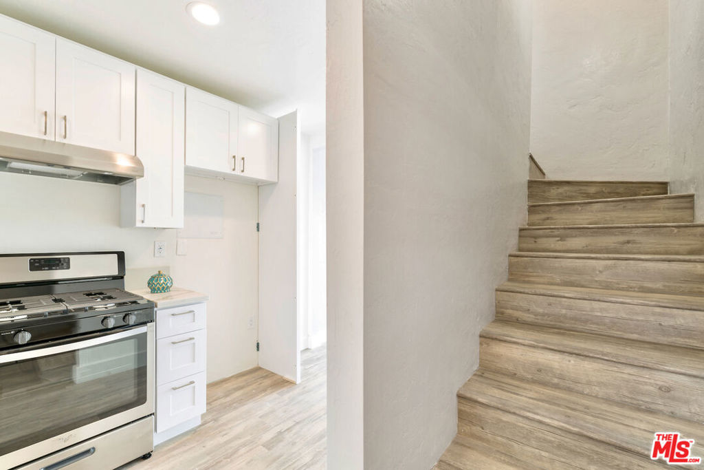 1836 The Strand Property Photo 60