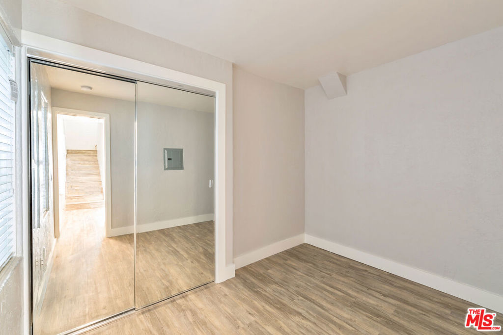 1836 The Strand Property Photo 63