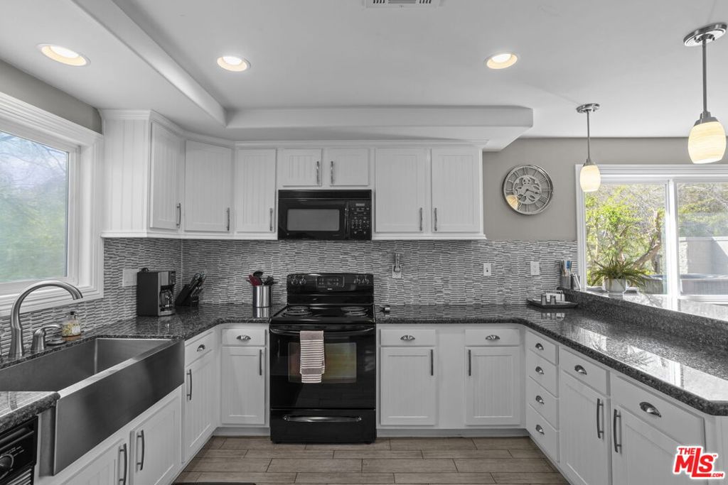 36880 E Benton Road Property Photo 15