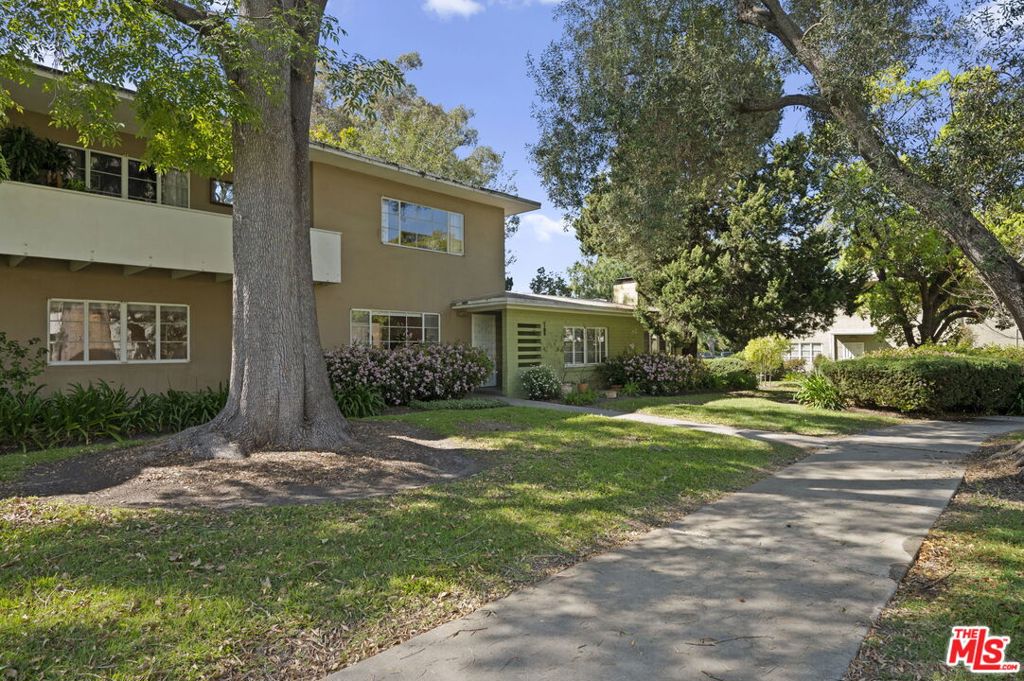 5345 Village Green Property Photo 4