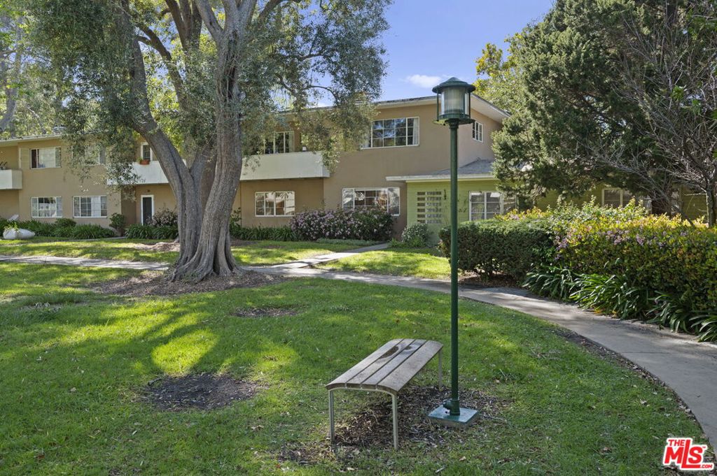 5345 Village Green Property Photo 6