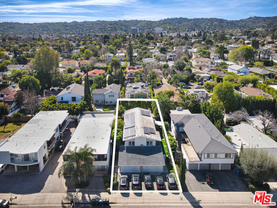 14722 Magnolia Boulevard Property Photo 3