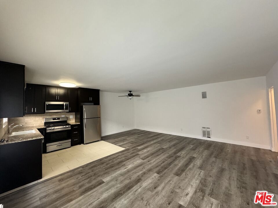1530 N Formosa Avenue Property Photo 4