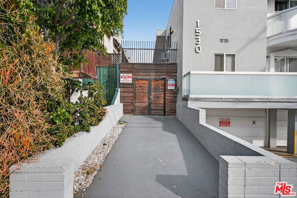 1530 N Formosa Avenue Property Photo 7