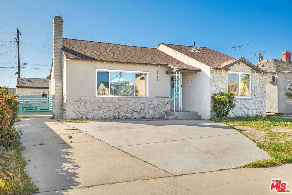 7317 Tujunga Avenue Property Photo