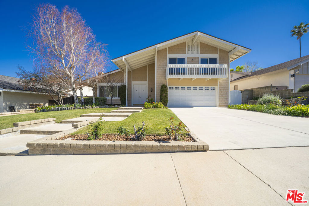 24086 Avenida Crescenta Property Photo 1