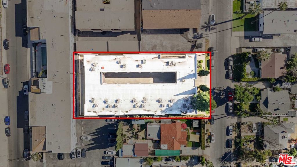 15329 Vose Street Property Photo 5