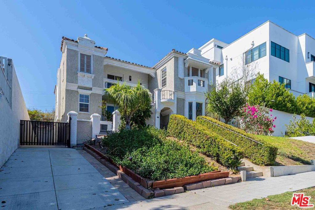 865 S Lucerne Boulevard Property Photo 3