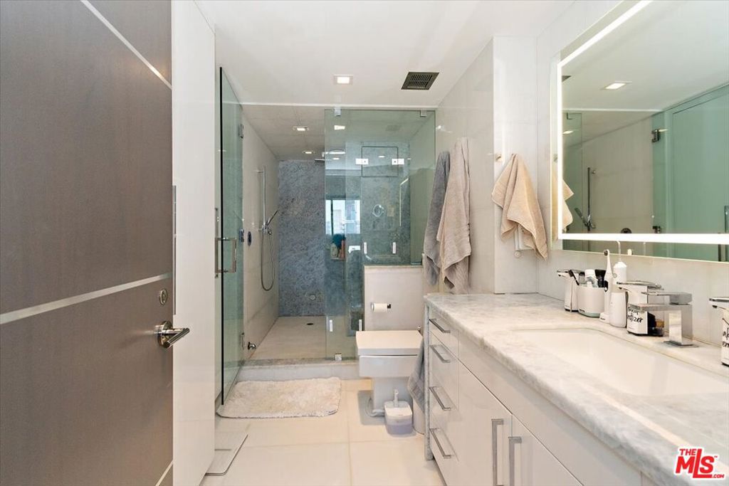 2222 Avenue Of The Stars 1203 Property Photo 18
