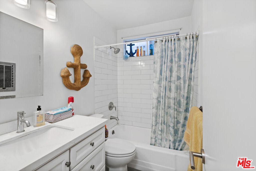 656 Indiana Avenue Property Photo 23