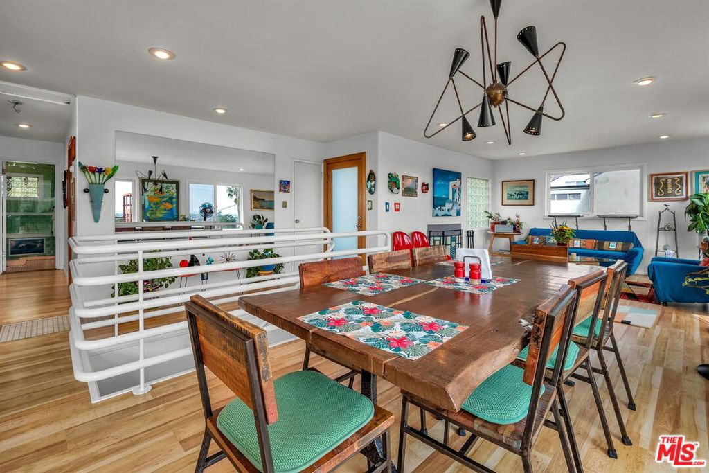 2030 Marine Street Property Photo 6