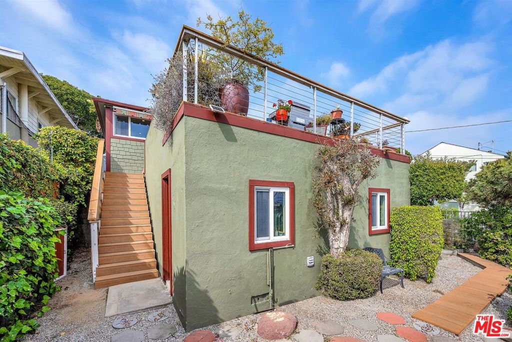 2030 Marine Street Property Photo 27
