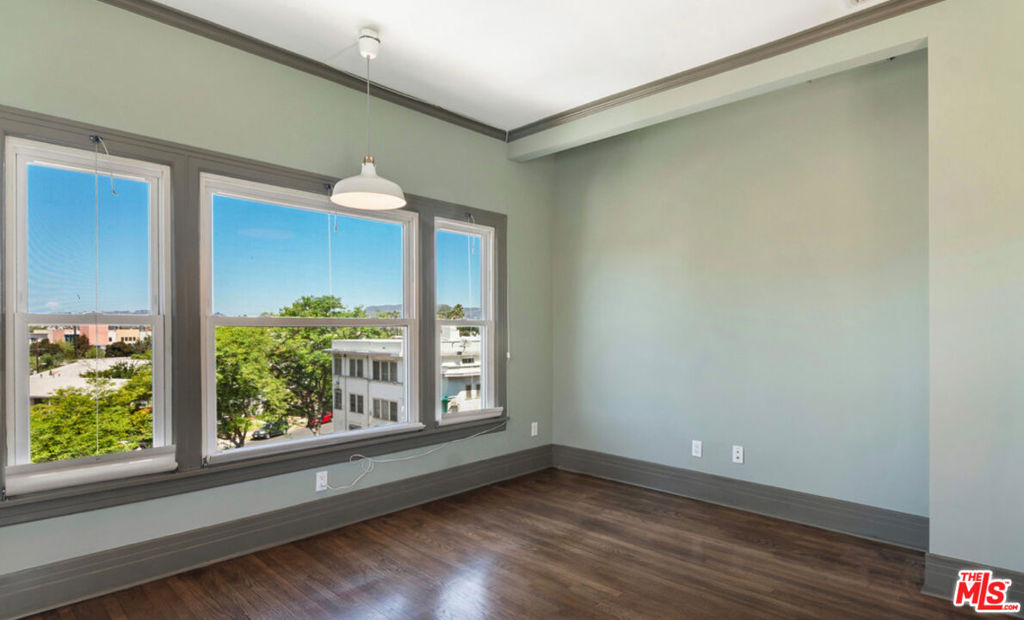 254 S Vendome Property Photo 5