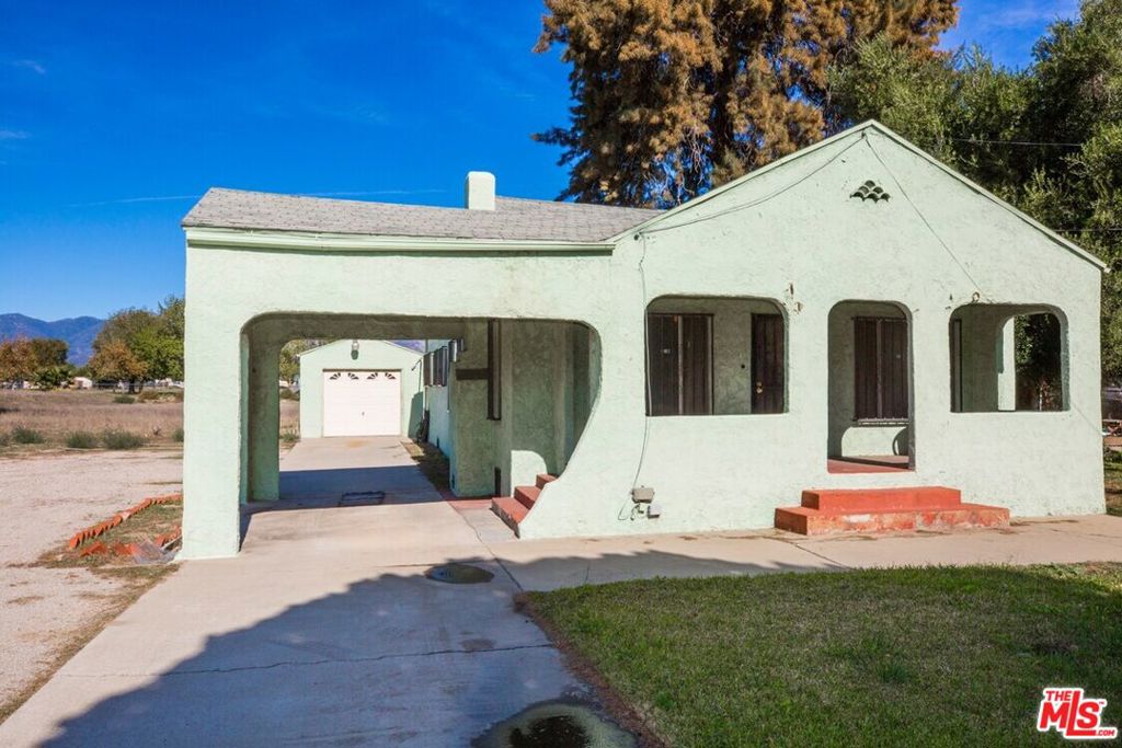 1940 W Base Line Street Property Photo 2