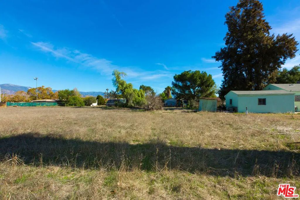 1940 W Base Line Street Property Photo 4